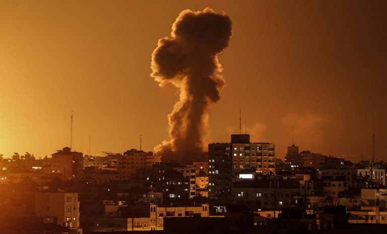 Israel strikes Iran by February 28, 2026? card icon